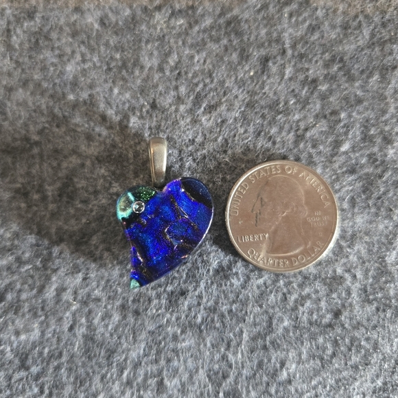 Glass Heart Pendant - Picture 3 of 6